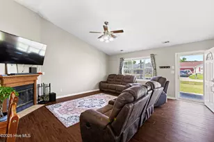 703 Covington Ct, Hubert, NC 28539 - Photo 5