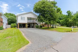112 SW 13th St, Oak Island, NC 28465 - Photo 1
