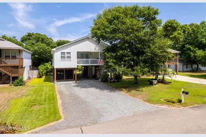 112 SW 13th Street, Oak Island, NC 28465 - Photo 3