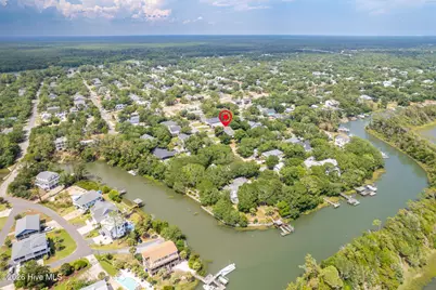 112 SW 13th Street, Oak Island, NC 28465 - Photo 5