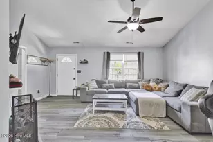 110 Foxlair Dr, Hubert, NC 28539 - Photo 5