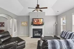 203 Holmes Point Ct, Jacksonville, NC 28546 - Photo 7