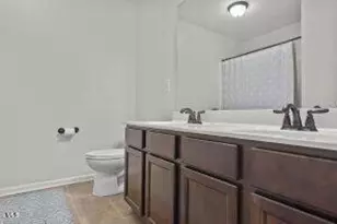 203 Holmes Point Ct, Jacksonville, NC 28546 - Photo 33