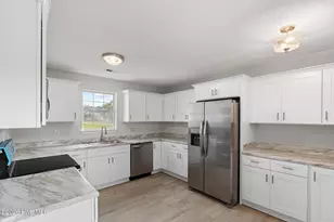 301 Paddock Pl, Jacksonville, NC 28546 - Photo 7