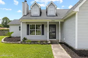 301 Paddock Pl, Jacksonville, NC 28546 - Photo 3