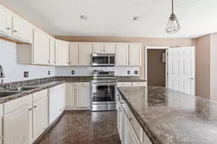 230 Colonial Dr, Rockingham, NC 28379 - Photo 9