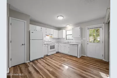 101 Ravenwood Drive #B, Jacksonville, NC 28546 - Photo 5