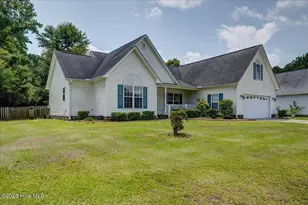 105 Croatan Woods Dr, New Bern, NC 28562 - Photo 3