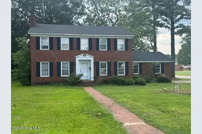 102 Pembroke Avenue S, Ahoskie, NC 27910 - Photo 1