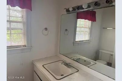 102 Pembroke Avenue S, Ahoskie, NC 27910 - Photo 11