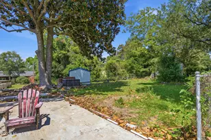 408 S 5th St, Swansboro, NC 28584 - Photo 17