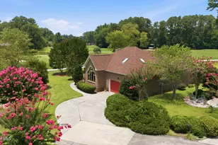 8004 Clubhouse Dr, New Bern, NC 28562 - Photo 1