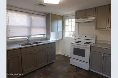 423 Bouy Street, New Bern, NC 28560 - Photo 5