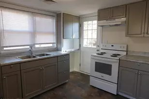 423 Bouy St, New Bern, NC 28560 - Photo 5