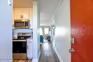 302 Canal Dr, Carolina Beach, NC 28428 - Photo 5