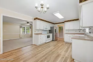 4800 Meadow Ct Dr, New Bern, NC 28562 - Photo 11