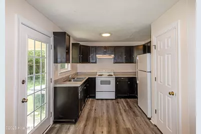 717 New River Drive, Jacksonville, NC 28540 - Photo 13