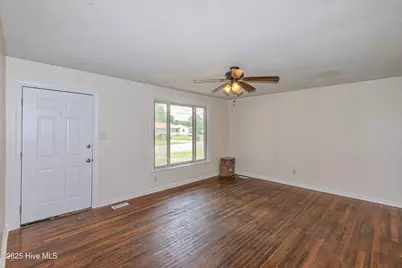 717 New River Drive, Jacksonville, NC 28540 - Photo 7