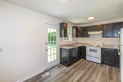 717 New River Drive, Jacksonville, NC 28540 - Photo 15
