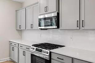 315 Queensferry Ln, Aberdeen, NC 28315 - Photo 3