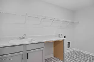 323 Queensferry Ln, Aberdeen, NC 28315 - Photo 21