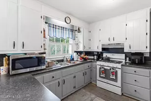 103 W Julian Ave, Stantonsburg, NC 27883 - Photo 11