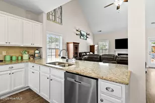 133 Bridgehaven Dr, Raeford, NC 28376 - Photo 9