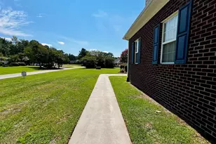 191 N Lakes Dr, Whiteville, NC 28472 - Photo 7