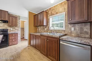 172 Gray Squirrel Ln, Newport, NC 28570 - Photo 15