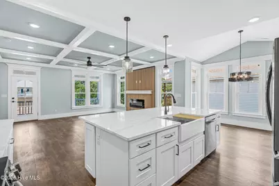 112 NE 27th Street, Oak Island, NC 28465 - Photo 9
