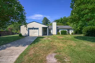 305 W Willowood Ln, Jacksonville, NC 28546 - Photo 1