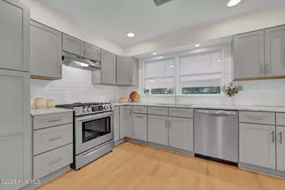 1810 Hawthorne Road, Wilmington, NC 28403 - Photo 15