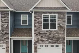 211 N Stingray Ln, Sneads Ferry, NC 28460 - Photo 1