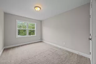 211 N Stingray Ln, Sneads Ferry, NC 28460 - Photo 11