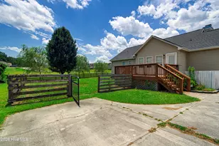 300 Crest Pl, Jacksonville, NC 28540 - Photo 35