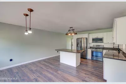 300 Crest Place, Jacksonville, NC 28540 - Photo 13