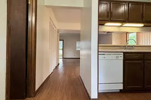 124 E Saltwood Pl, Jacksonville, NC 28540 - Photo 3