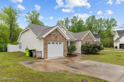 300 Hawks Bluff Drive, New Bern, NC 28560 - Photo 3