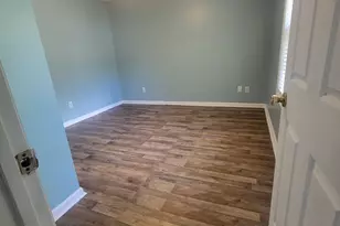 393 E Wood Ln, Leland, NC 28451 - Photo 5