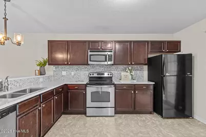 135 Glen Cannon Drive, Jacksonville, NC 28546 - Photo 9