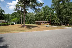 182 Crabapple Ln, Lake Waccamaw, NC 28450 - Photo 5