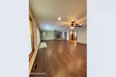 805 Gardenview Drive, Jacksonville, NC 28540 - Photo 9
