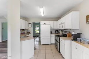 687 Windsor Dr SE, Leland, NC 28451 - Photo 5