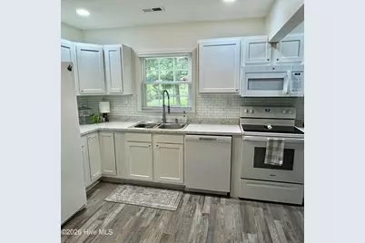 1502 N Hills Court, New Bern, NC 28562 - Photo 1