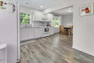 1502 N Hills Ct, New Bern, NC 28562 - Photo 17