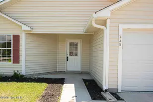 828 S Dogwood Ln, Swansboro, NC 28584 - Photo 3
