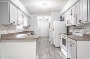 1431 Hylan Ave, Hamlet, NC 28345 - Photo 15