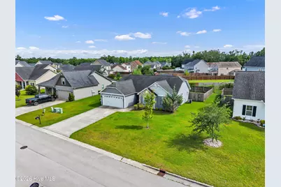 511 New Hanover Trail, Jacksonville, NC 28546 - Photo 3