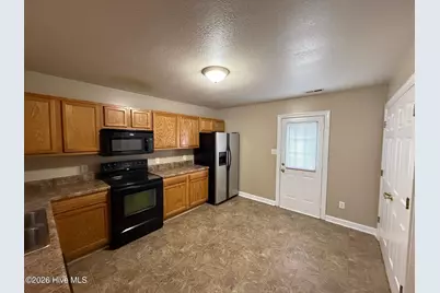110 Ashwood Drive, Jacksonville, NC 28546 - Photo 3