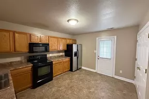 110 Ashwood Dr, Jacksonville, NC 28546 - Photo 3
